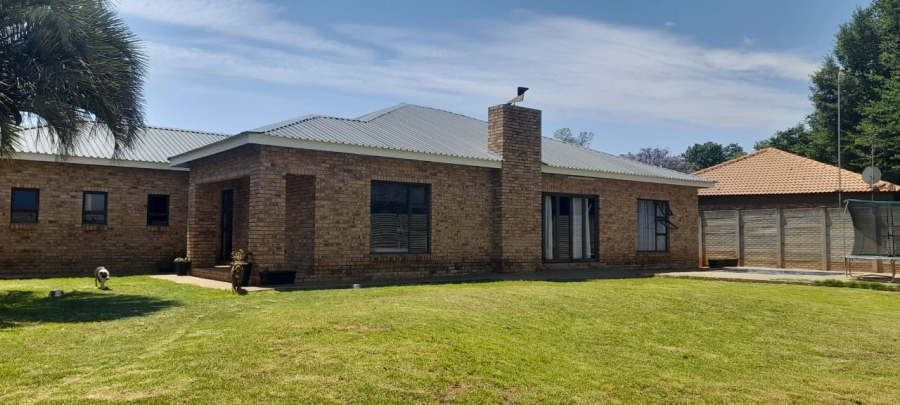 2 Bedroom Property for Sale in Adamayview North West